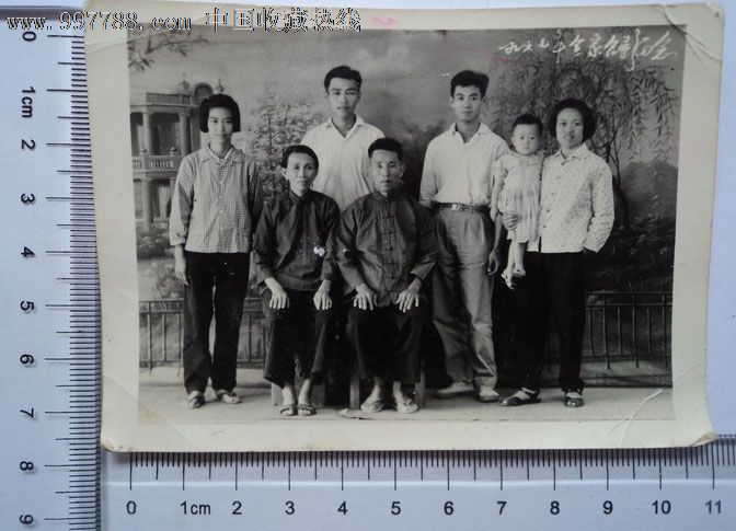 家人合影老照片.