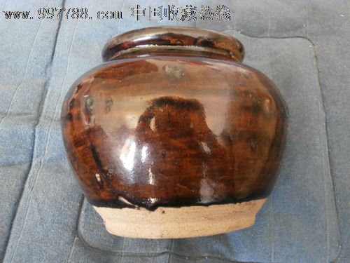 农村收来的酱釉陶瓷罐
