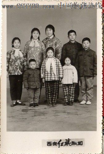 70年代姊妹8人合影