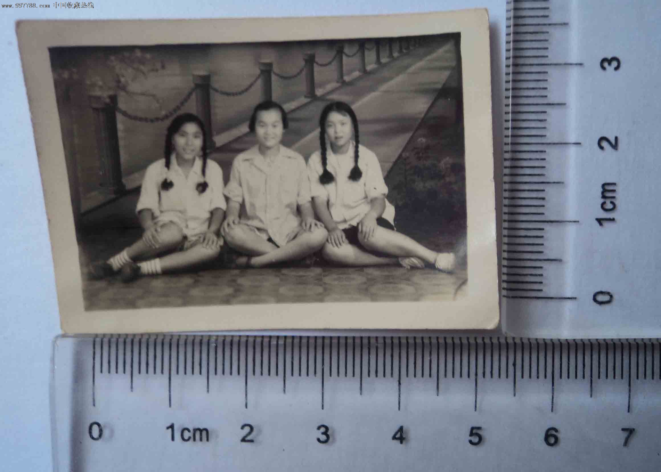 美女合影(老照片)