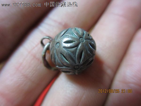 银镂空扣子和银鎏金扣子等三个,单号7811-其他