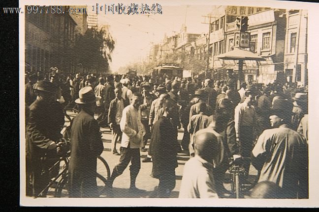 民国天津街道市民老照片带"泛银"