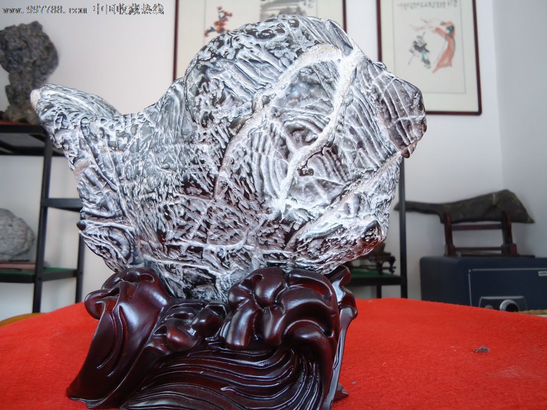 灵璧石海豚,灵璧石,近现代,龙鳞石类,原生观赏石,黑色,海藻纹,30—40