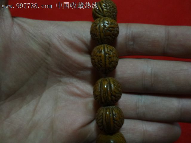 漂亮的小毛桃核手串