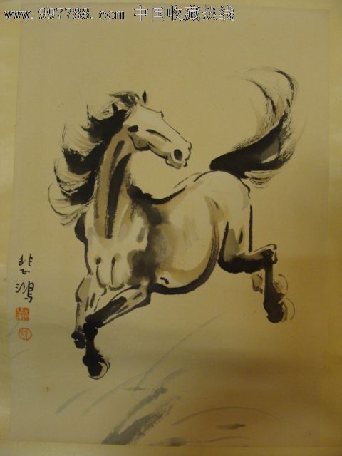 民间收悲鸿款双挖"骏马图"立轴,马鬓御风而动,线条老道,墨色凝重,疑为