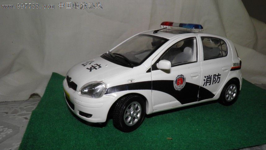 1:18威姿消防执法车