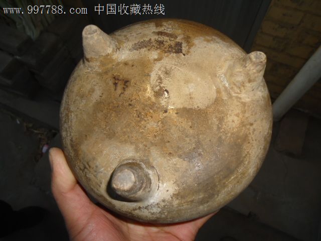 刚从乡下收回来,明代出土陶香炉一个,包老包真,低拍.