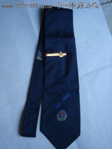 警察领带和领带夹