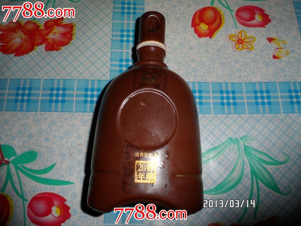 古代编钟造型酒瓶