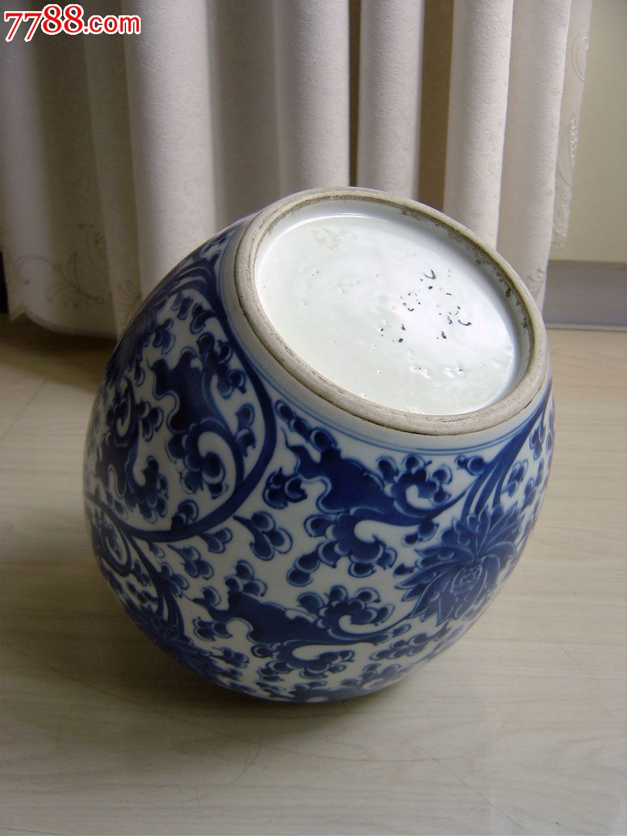 清康熙青花缠枝莲纹罐、高:26厘米,青花瓷,白地青花 ...