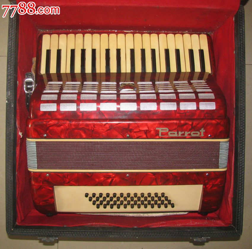 鹦鹉牌手风琴(购买日期1984年),附琴盒,琴套,发票,保修单,油印琴谱