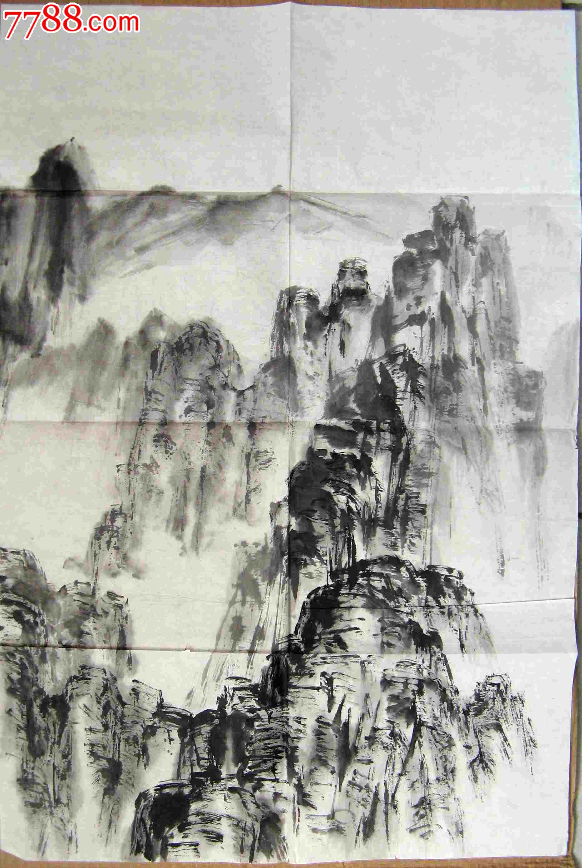 不错的四尺开三无款水墨山水画:群山叠嶂