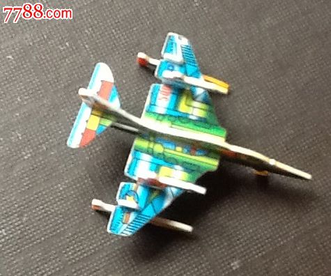 食品卡小浣熊干脆面里的飞机模型