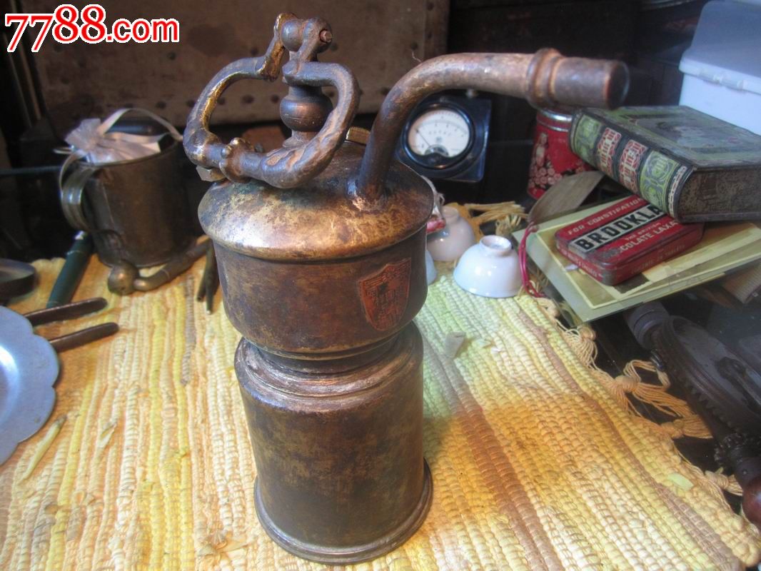 民国抗战时期云南昆明的老铜煤石灯