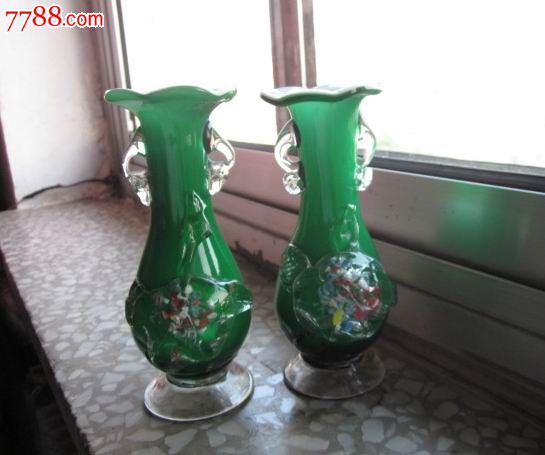 =============70年代手工吹制雕花玻璃花瓶