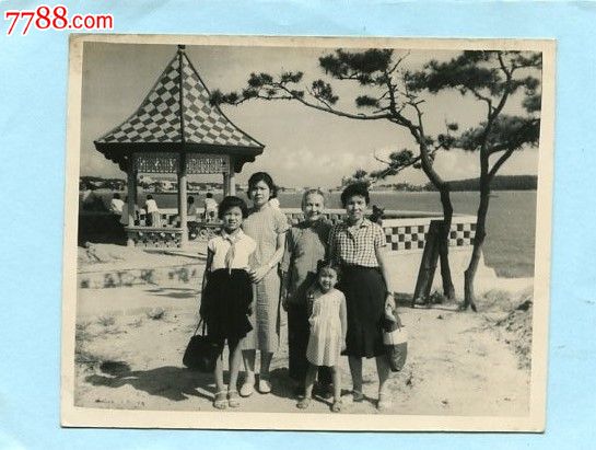 50年代的俏女人及家人照片_第1张_7788收藏__中国收藏热线