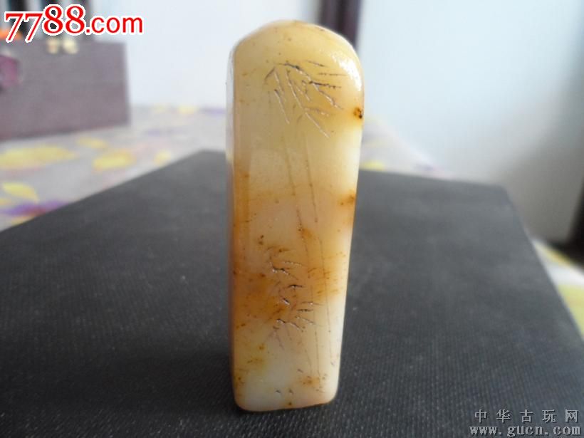 老白田黄印章,有萝卜丝,有筋,细腻,尺寸5.3x1.5cm包老6