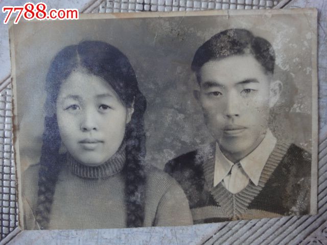 男女合影