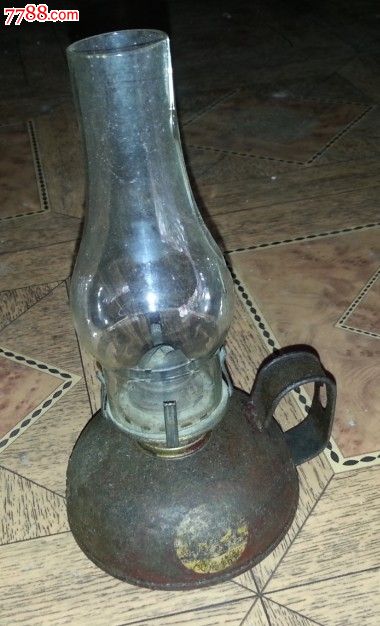 老煤油灯的故事 se19335927.jpg