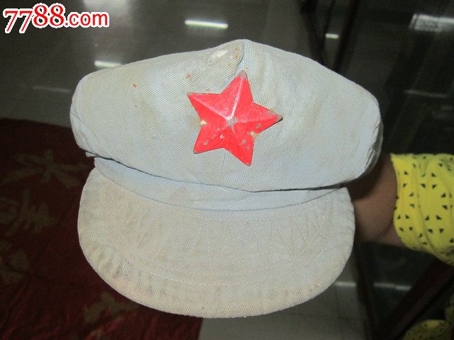 红军五星帽子帽徽是铁质的