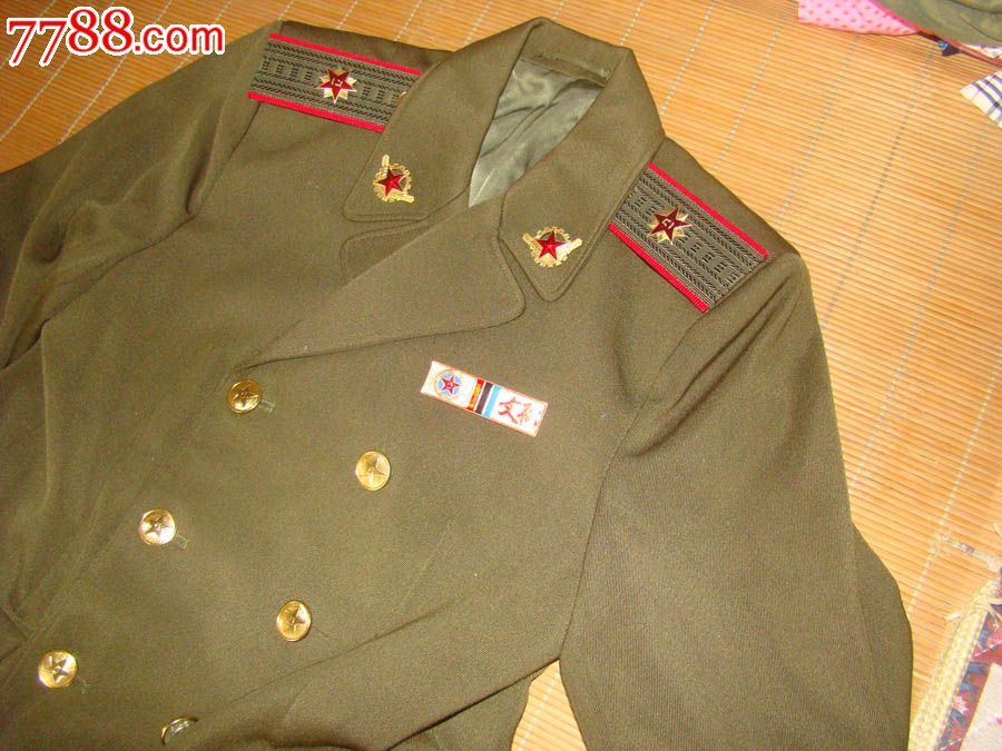 陆*女文职冬衣服一套