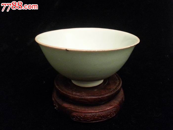 清代豆青釉瓷碗