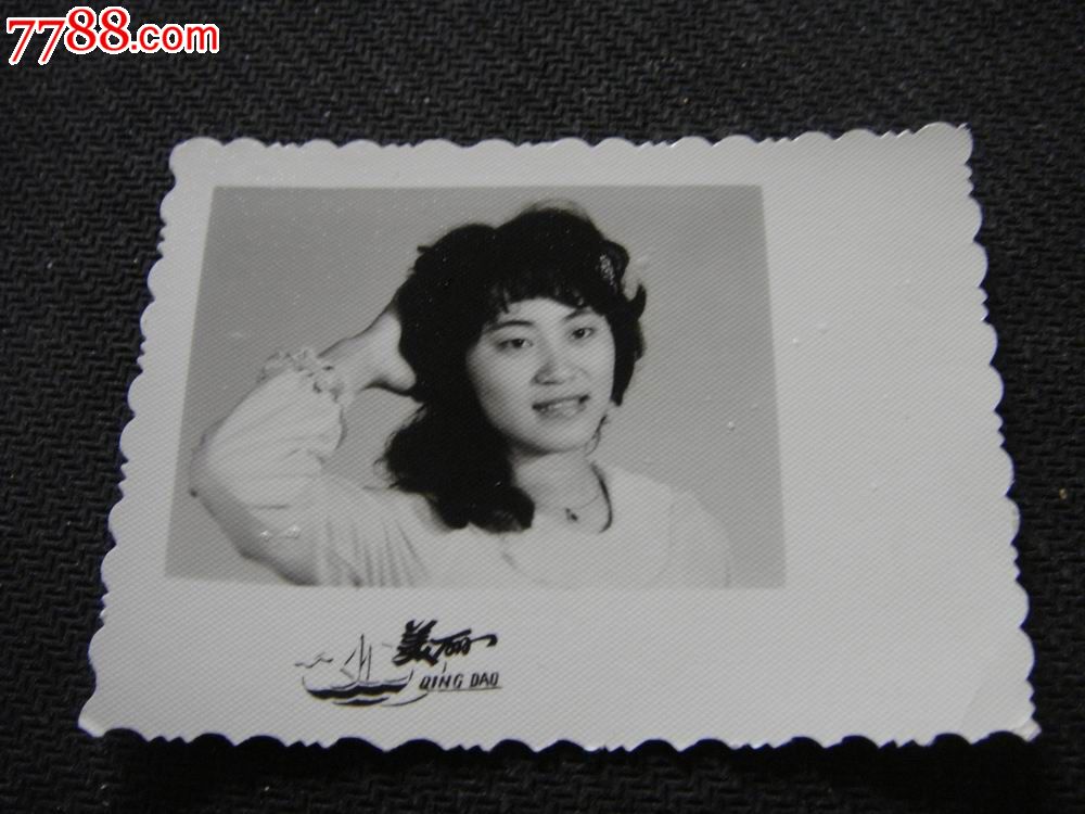 80年代,青岛美丽【宽边～廊嫚美女照】