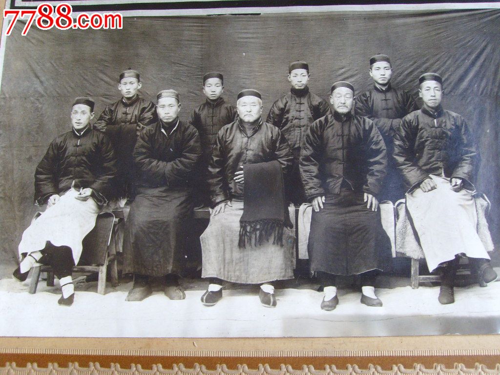 民国十八年山西吕梁兴县南关"永义隆国布洋货庄"全体摄影