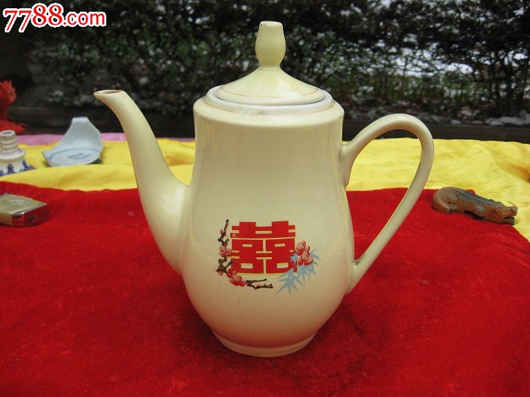 【茶壶收藏】七十年代中后期到八十年代前期双喜字茶壶(完美品)