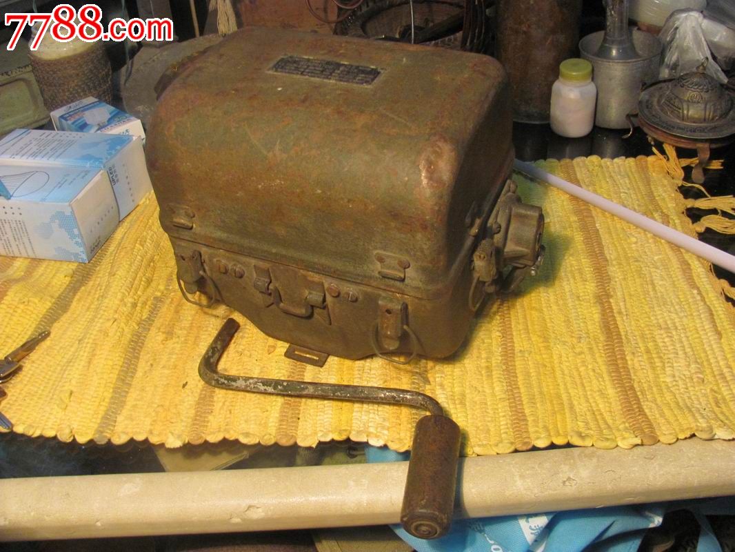 民国抗战时期飞虎队在云南昆明使用的1944年的老手摇发电机后国军使用