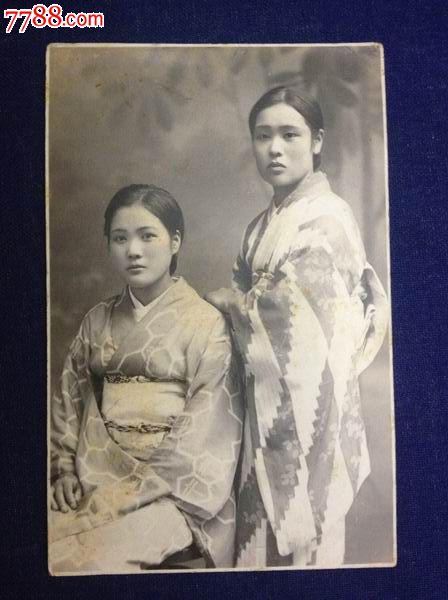 保真包老---抗日战争时期【2穿和服的日本女人】约8*5厘米
