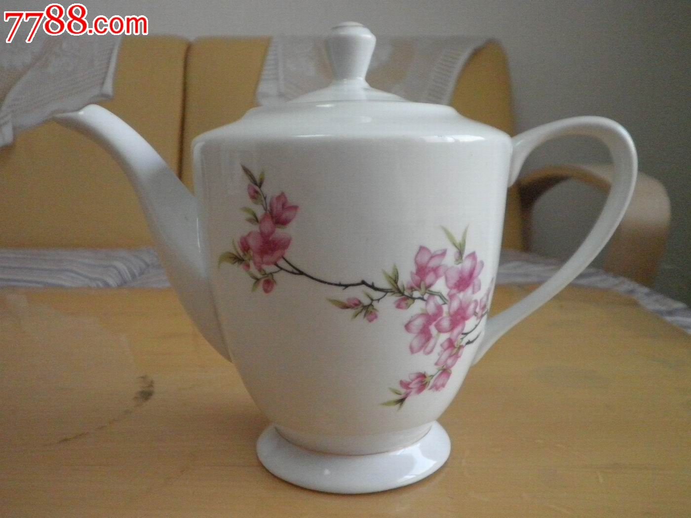 文革梅花双面图案茶壶