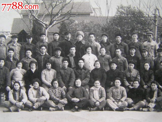 老照片【50—60年代,南京罐头厂包装车间合影】2张合拍