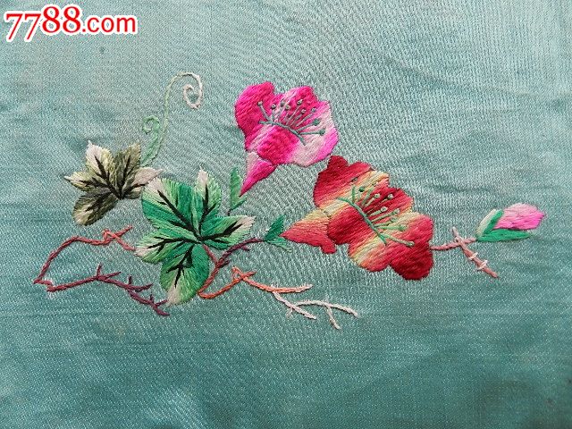 一对喇叭花卉图绿底绣花枕头顶1982山西晋工老刺绣老织绣绣花