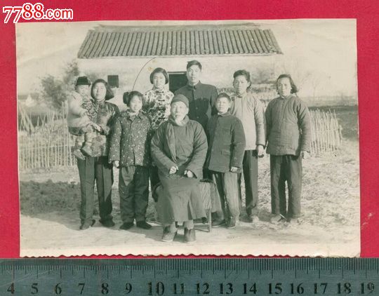中间端坐老太爷.大尺寸10厘米*14.5厘米