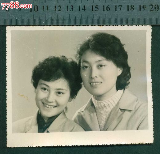 早期沈阳水土素颜美女子,大照片12厘米*10厘米