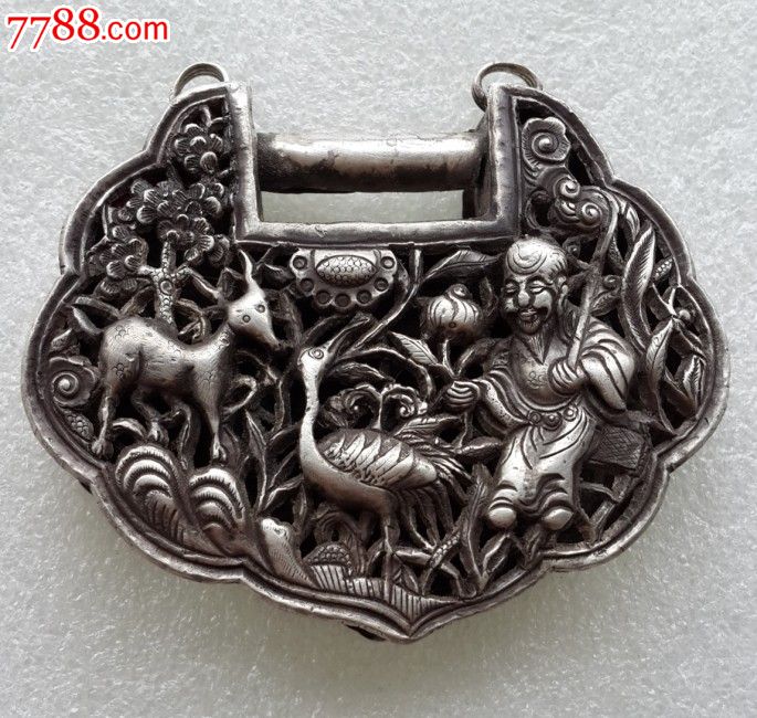 精美漂亮的清代老银镂空银锁