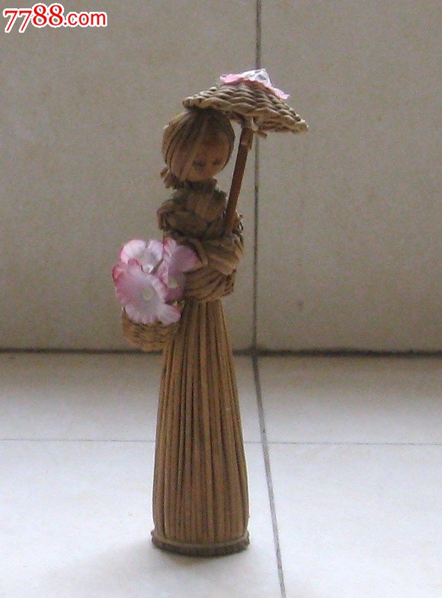 少见精美的卖花姑娘稻草人摆件