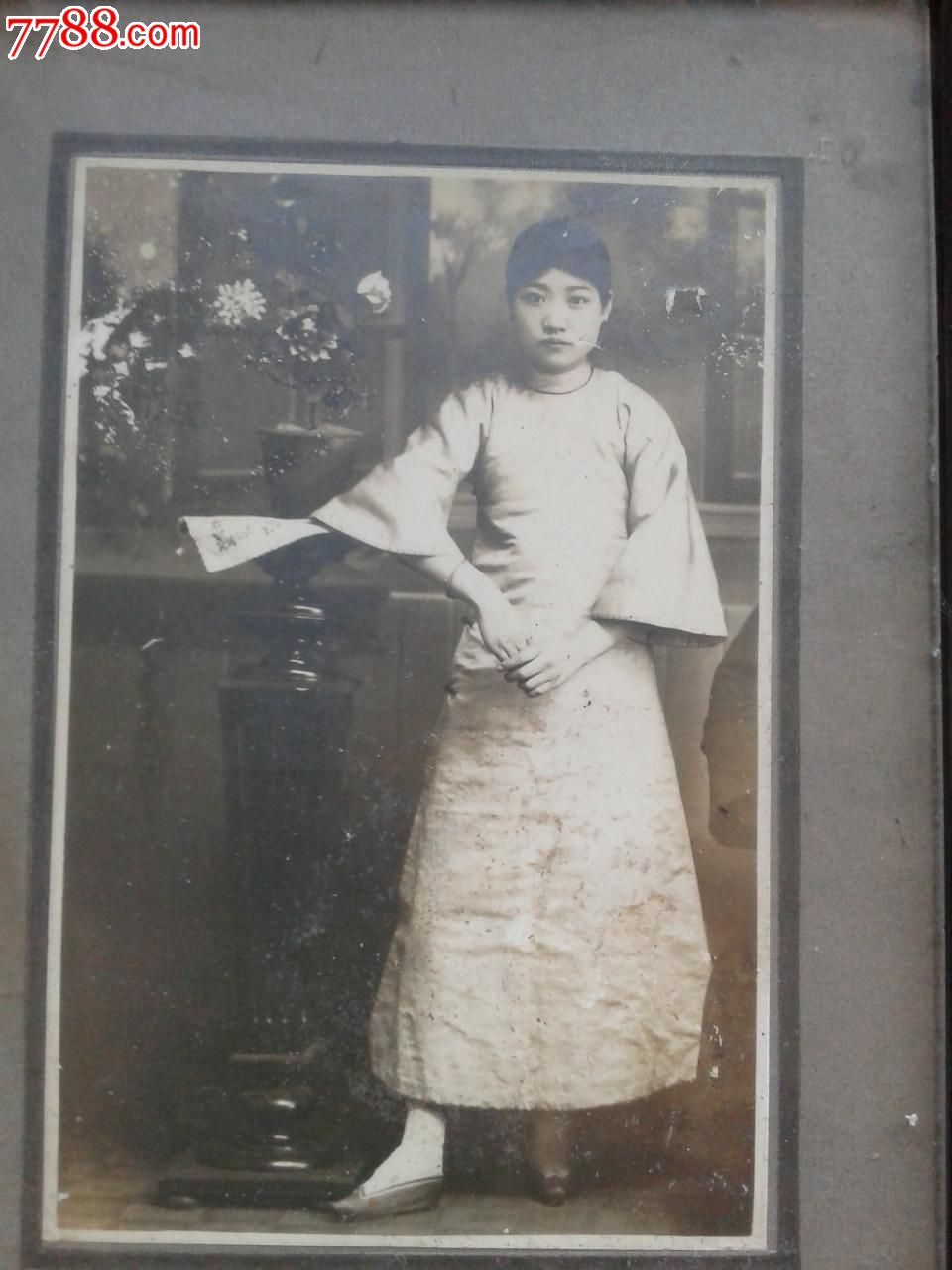 民国小脚美女照片