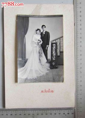上海东方照相馆青年男女结婚合影(老照片)