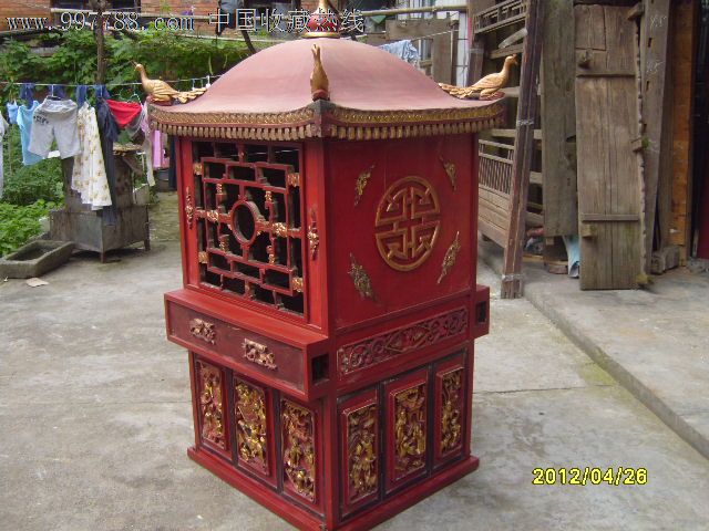 清未民初期的[桃源木雕花轿]