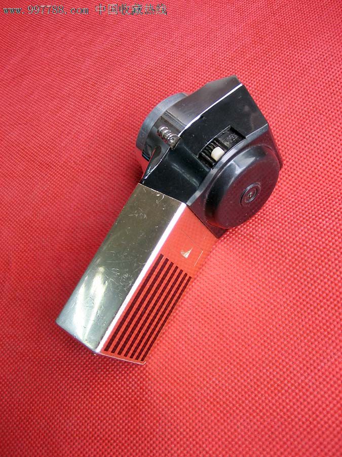 国产早期电动剃须刀一个