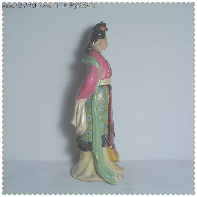 漂亮的五十年代仕女泥塑像