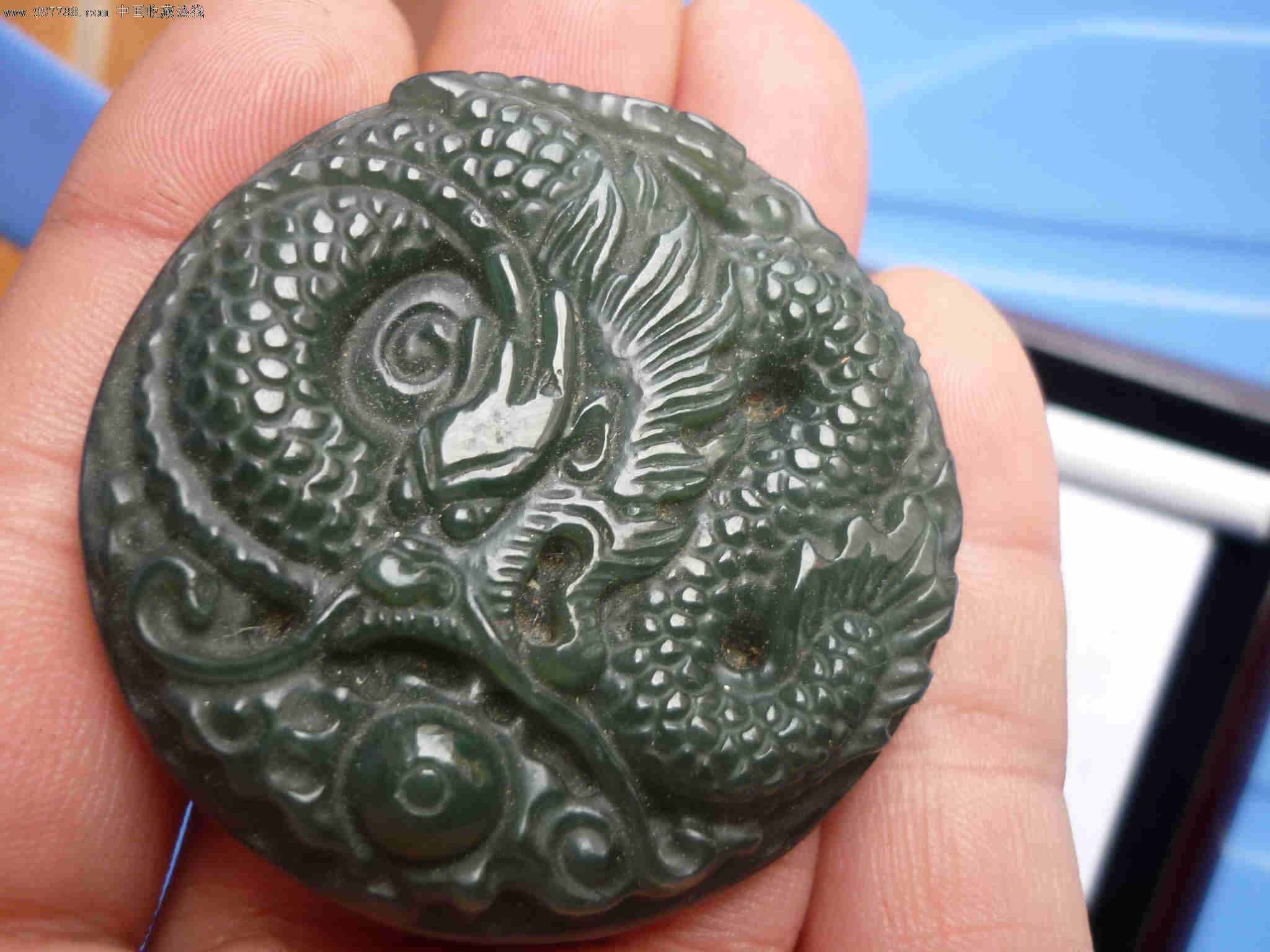 和田玉青玉盘龙