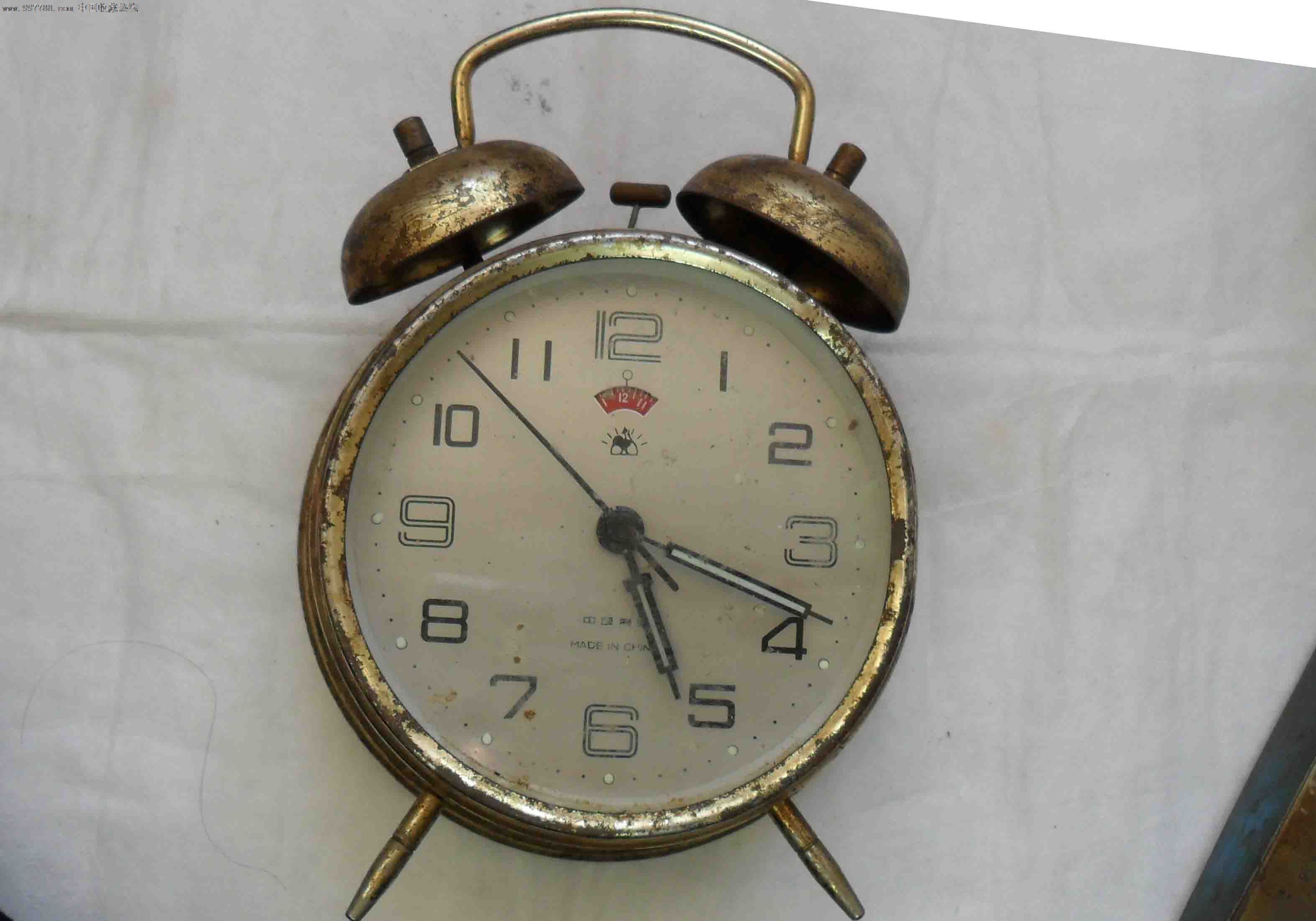 金鸡闹钟【品相如图】