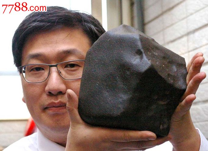 2公斤石陨石(可能类型ll灶神星火星或者月球)100%溶壳