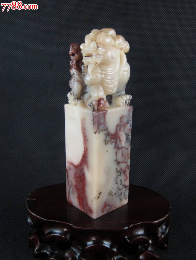 寿山石精雕龙狮印章