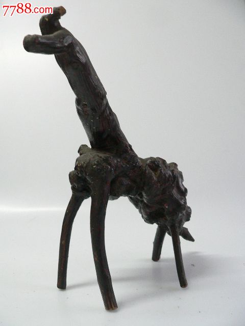 根雕长颈鹿