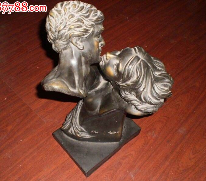 件精湛的艺术品雕塑吻有款