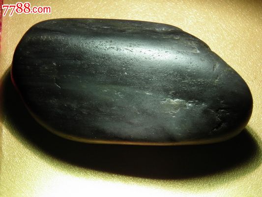 和田玉墨玉籽料